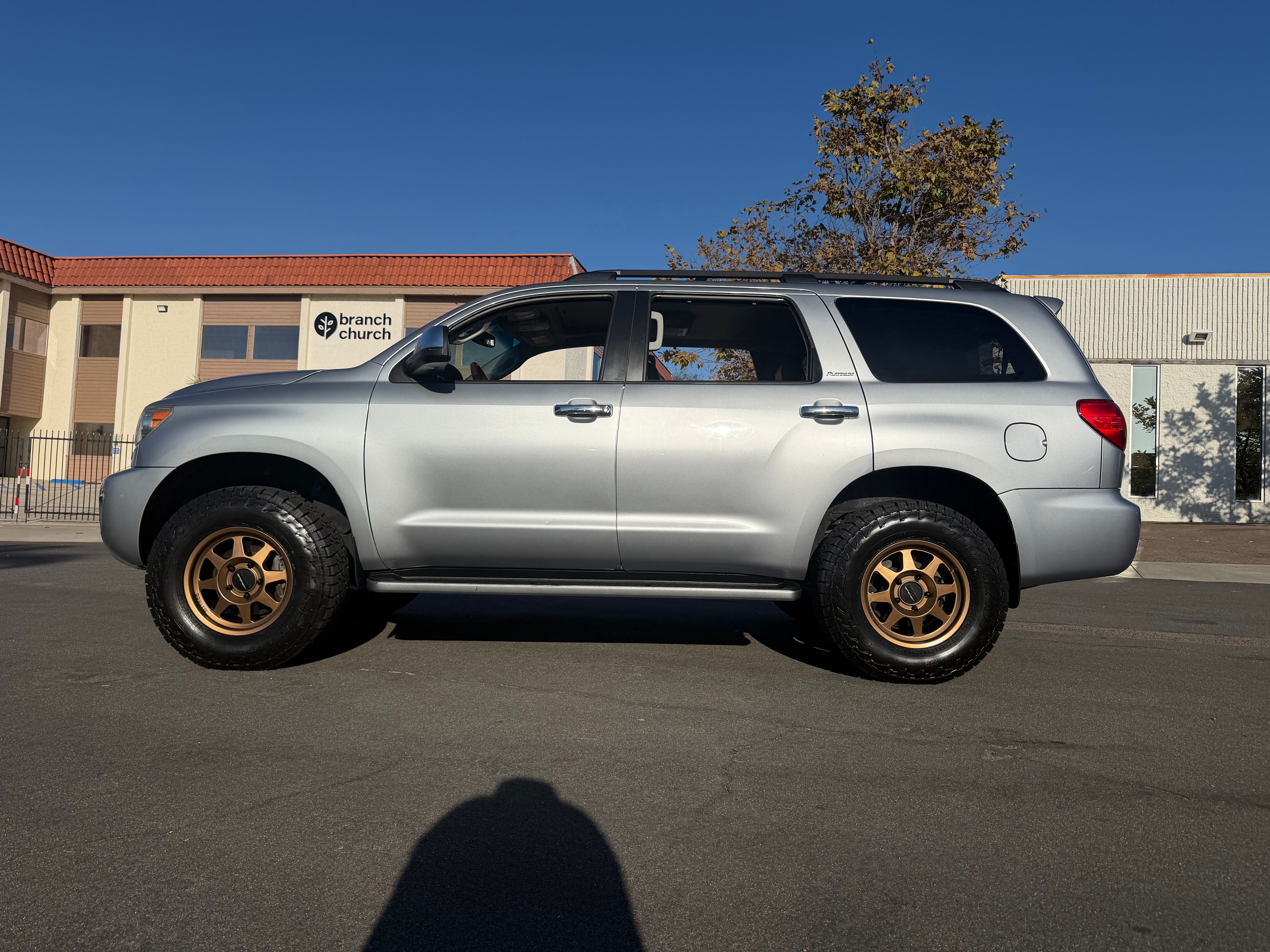 Used 2015 Toyota Sequoia Platinum AWD/4WD image 2