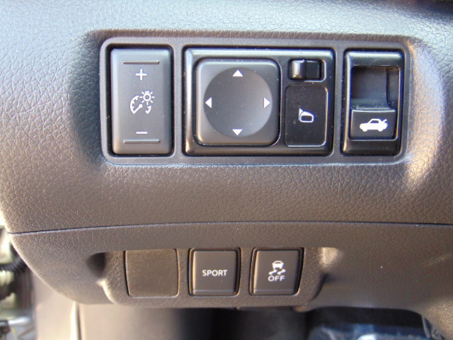 Used 2019 Nissan Sentra SR FWD image 12