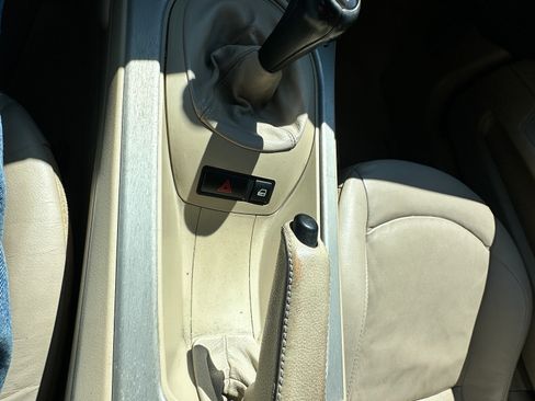 Used 2005 BMW Z4 2.5i image 17