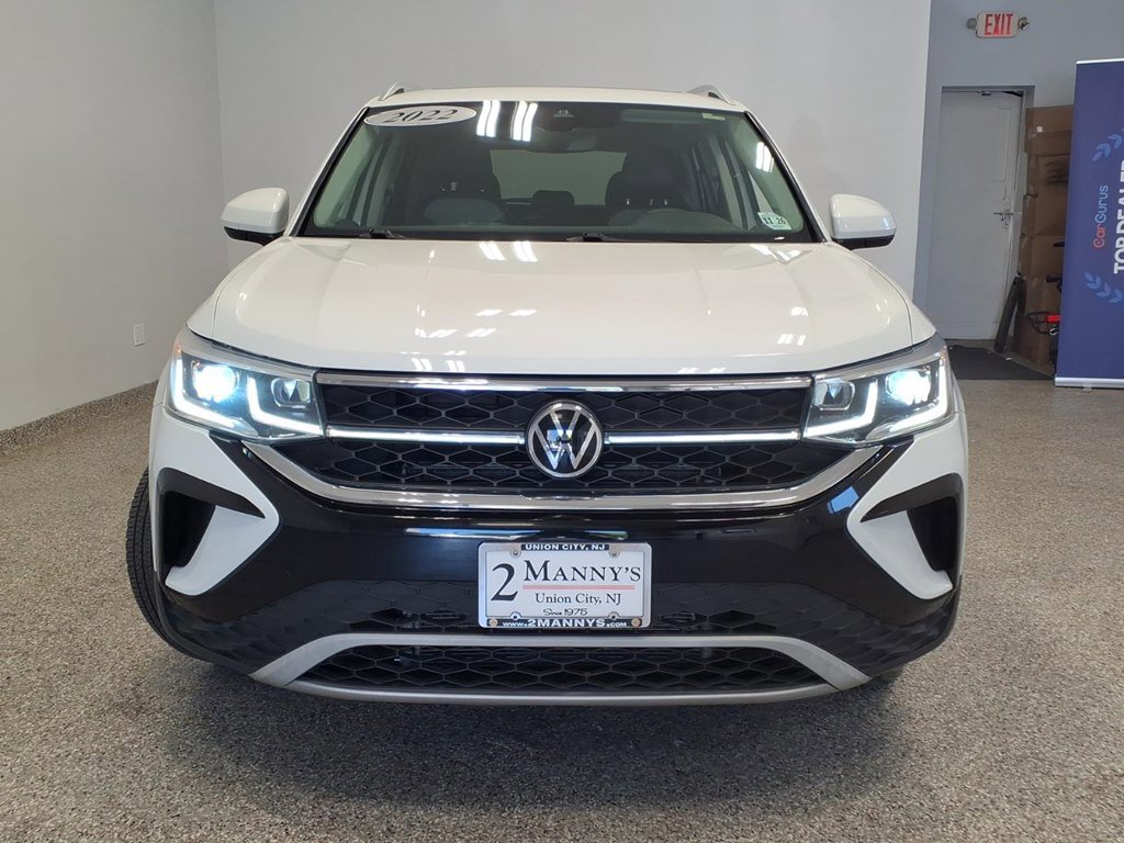 Used 2022 Volkswagen Taos SEL AWD/4WD image 2