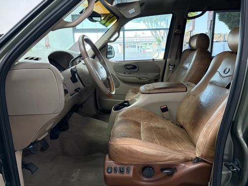 Used 2002 Ford F150 4x4 King Ranch image 10