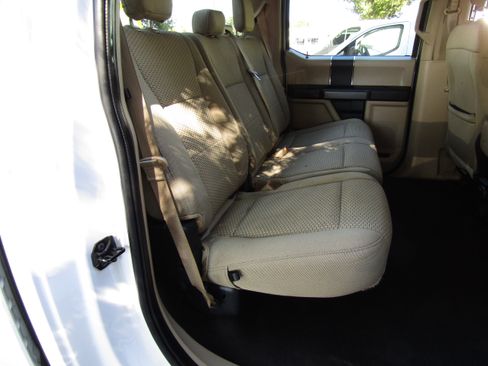 Used 2020 Ford F150 XLT image 12