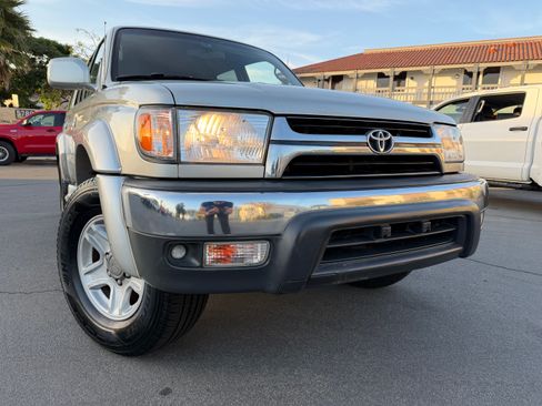 Used 2002 Toyota 4Runner SR5 image 14