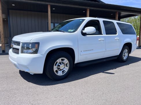 Used 2007 Chevrolet Suburban 4WD 2500 image 2