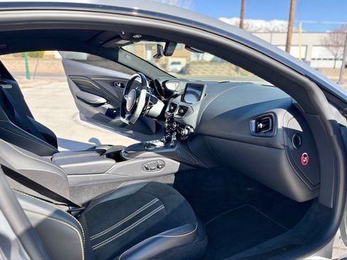 Used 2023 Aston Martin V8 Vantage image 10