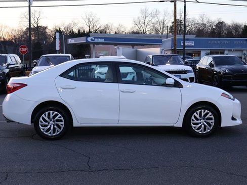 Used 2019 Toyota Corolla LE image 9