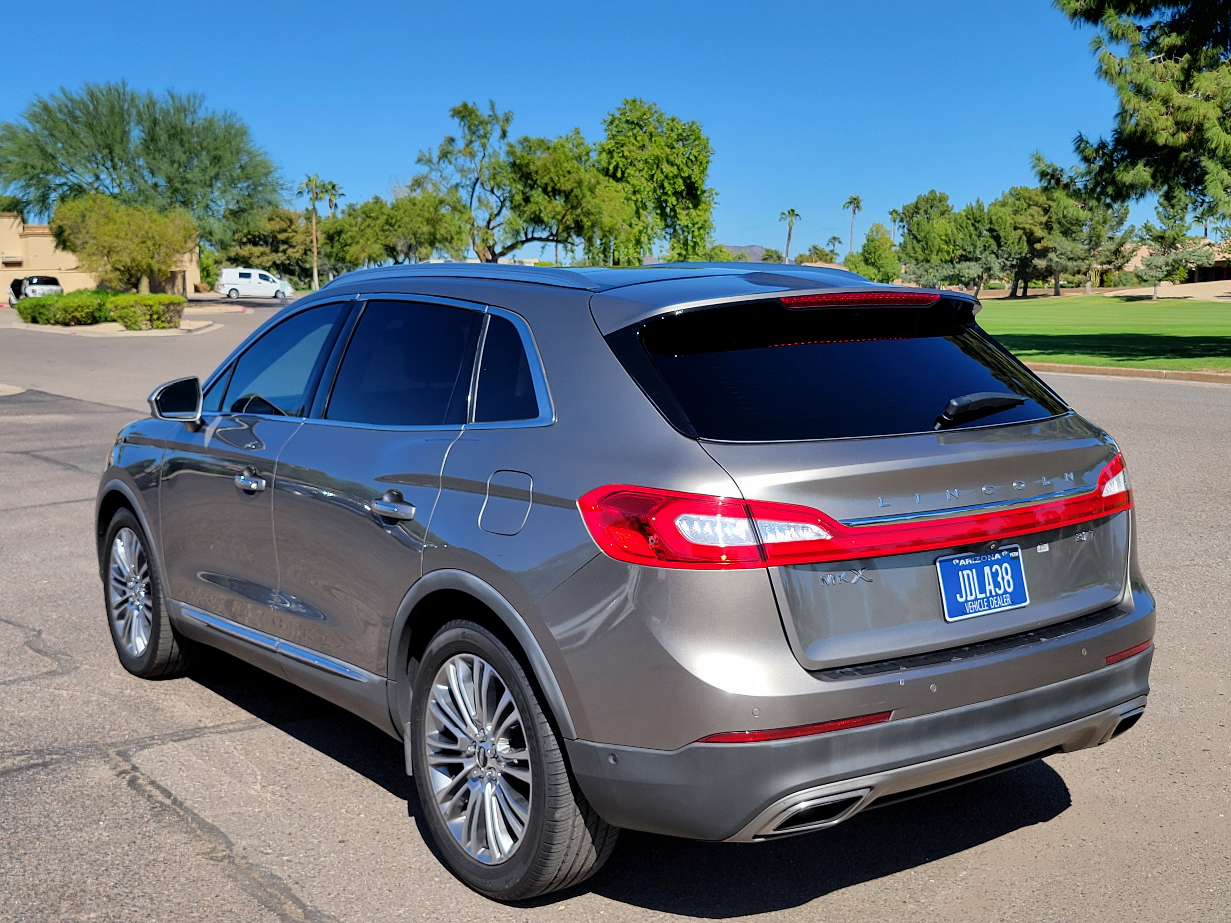 Used 2017 Lincoln MKX FWD Reserve image 7