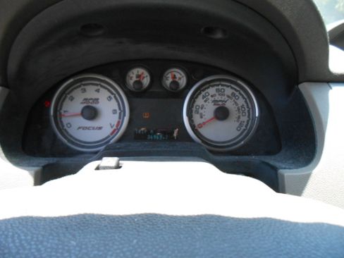 Used 2010 Ford Focus SE Sedan FWD image 15