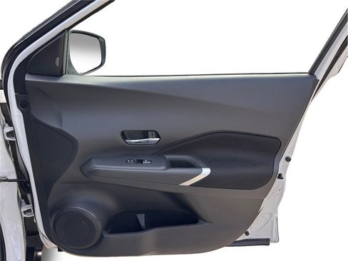 Used 2023 Nissan Kicks SV image 38