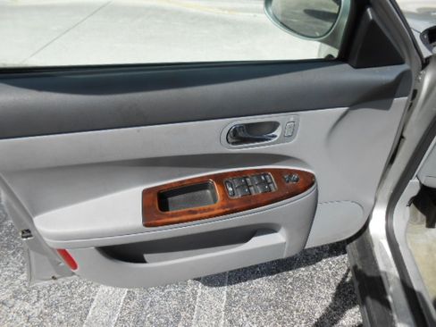 Used 2007 Buick LaCrosse CX FWD image 29