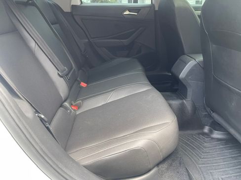 Used 2020 Volkswagen Jetta SE FWD image 17