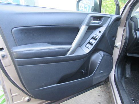 Used 2014 Subaru Forester 2.5i Touring AWD/4WD image 13