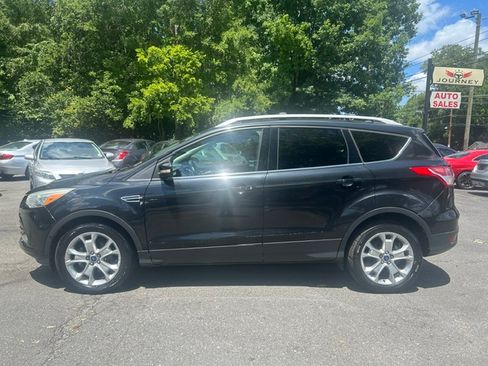 Used 2015 Ford Escape FWD Titanium image 2