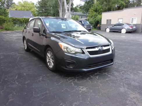 Used 2012 Subaru Impreza 2.0i image 3