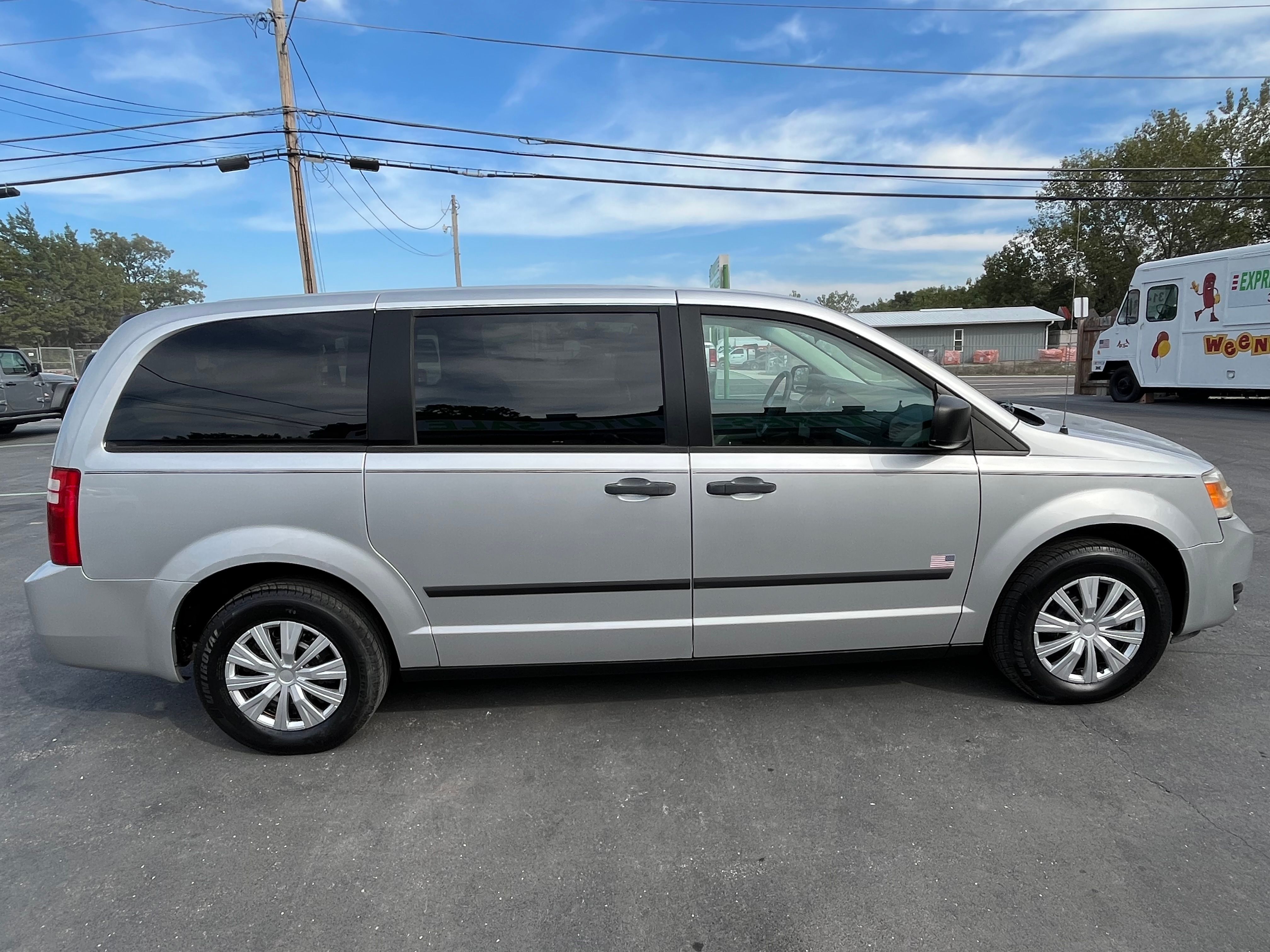 Used 2008 Dodge Grand Caravan SE FWD image 15