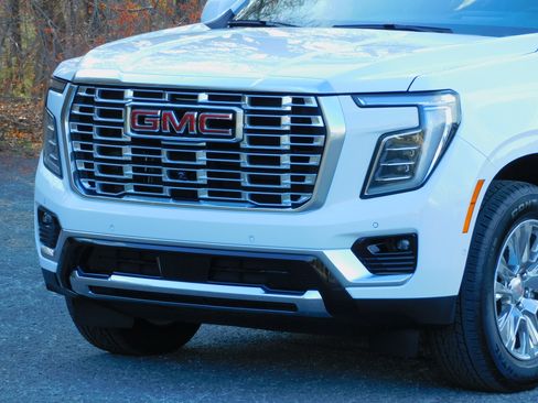 Used 2025 GMC Yukon Denali image 11
