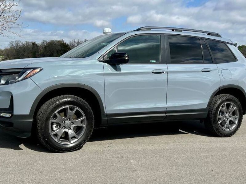 Used 2024 Honda Passport EX-L image 1