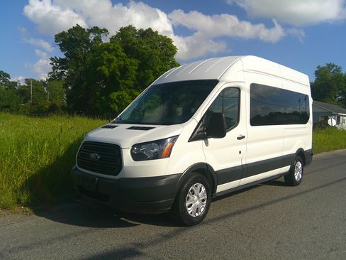 Used 2018 Ford Transit 350 RWD image 12