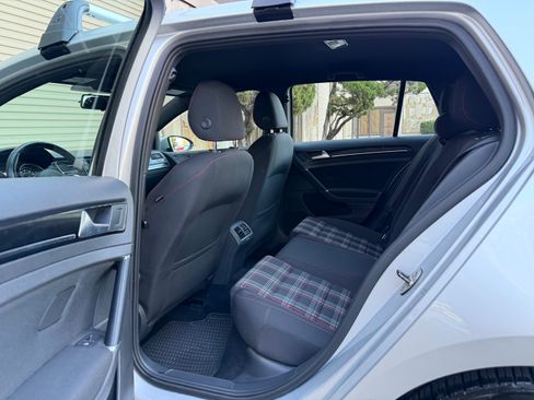 Used 2016 Volkswagen GTI image 9