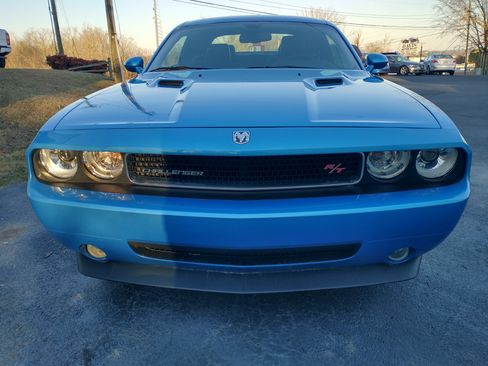 Used 2009 Dodge Challenger R/T image 2