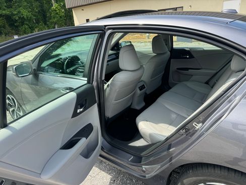 Used 2016 Honda Accord EX-L Sedan image 14