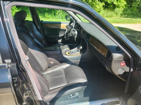 Used 2002 Jaguar XJR image 6