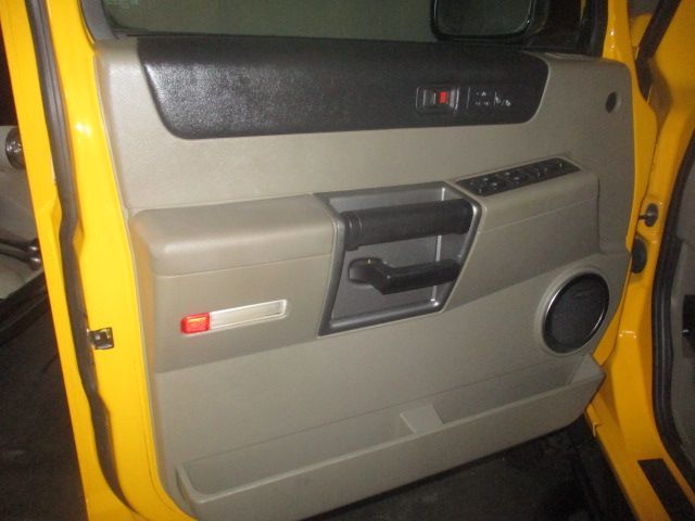 Used 2003 HUMMER H2 Sport Utility 4D AWD/4WD image 15