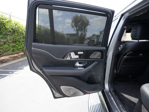 Used 2021 Mercedes-Benz Maybach GLS 600 4MATIC image 34