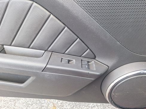 Used 2012 Ford Mustang image 15