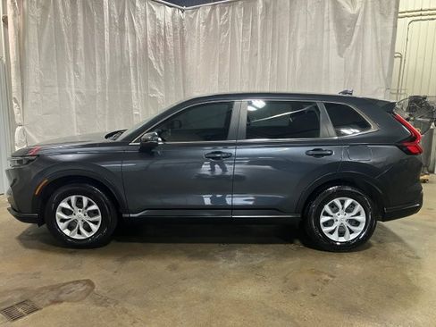 Used 2023 Honda CR-V LX image 4