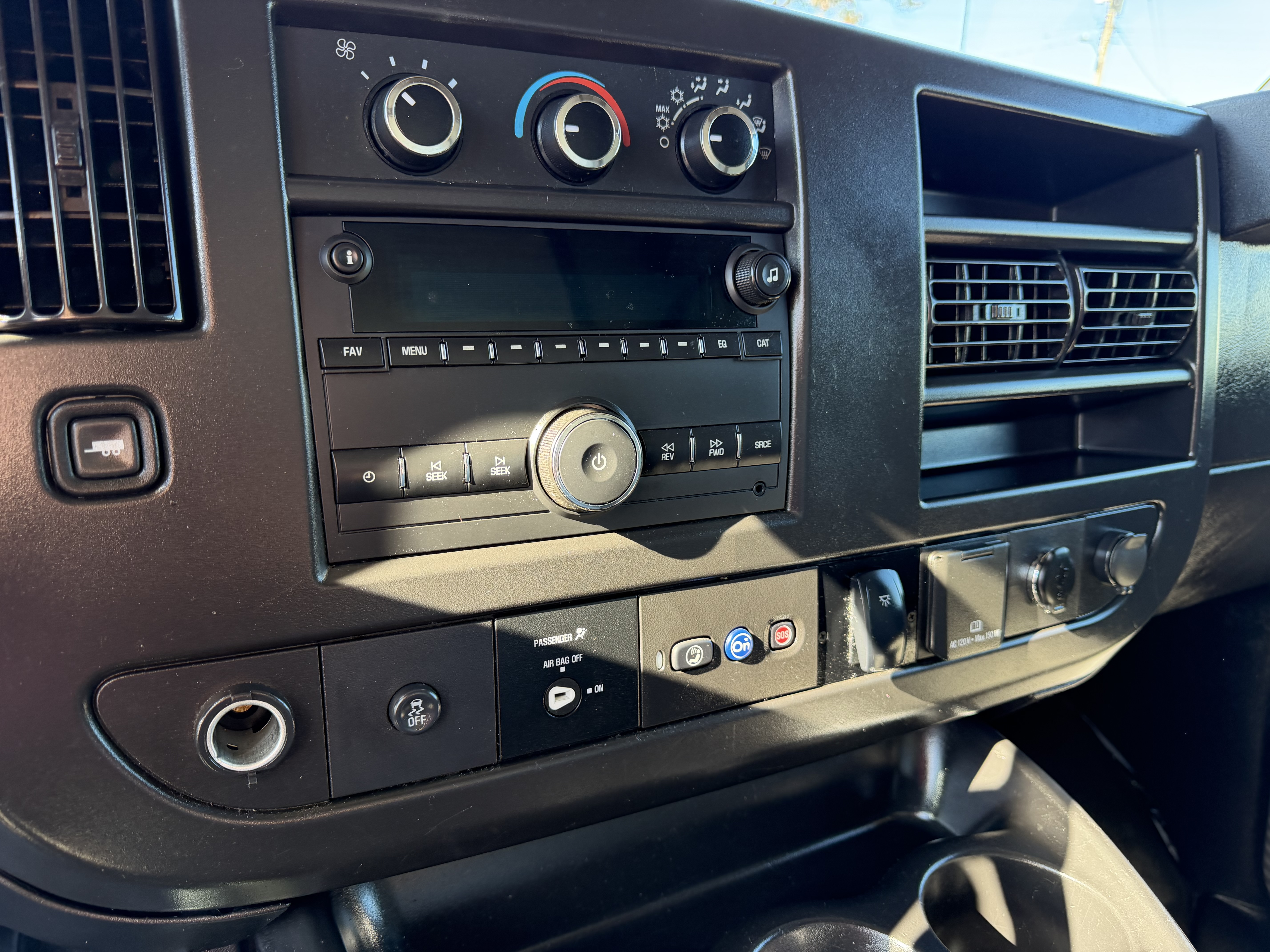 Used 2021 Chevrolet Express 3500 UNAVAIL RWD image 19