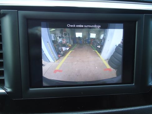 Used 2018 Chrysler Pacifica Touring-L FWD image 15