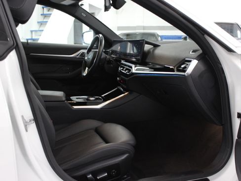 Used 2024 BMW i4 eDrive40 image 46