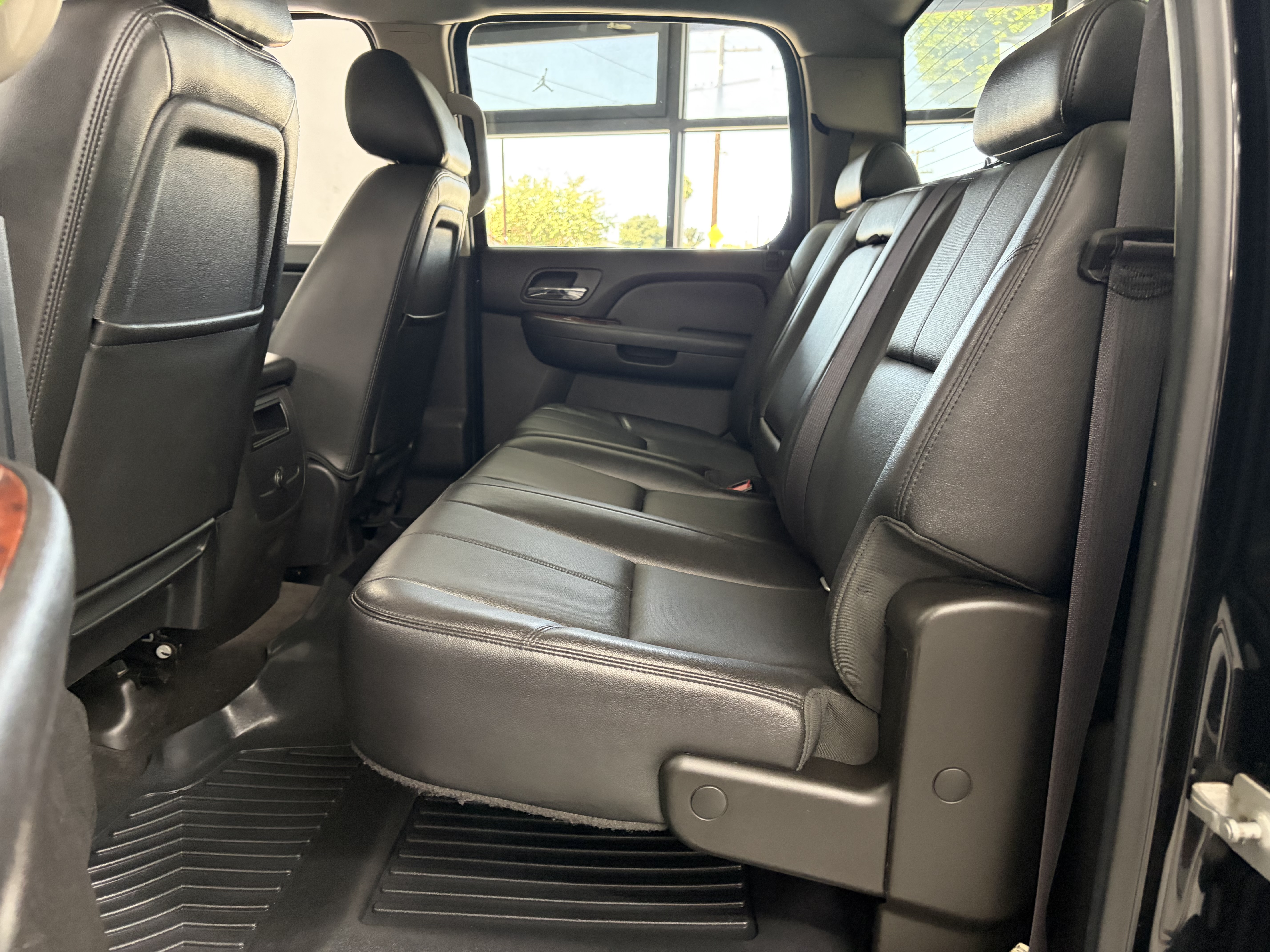 Used 2014 Chevrolet Silverado 2500 4x4 Crew Cab LTZ w/ Z71 image 12