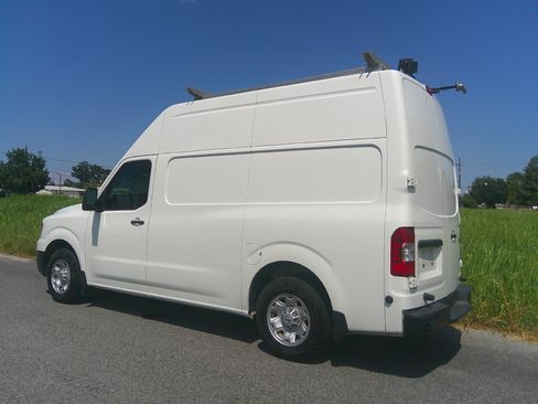 Used 2021 Nissan NV 2500 High Roof RWD image 5