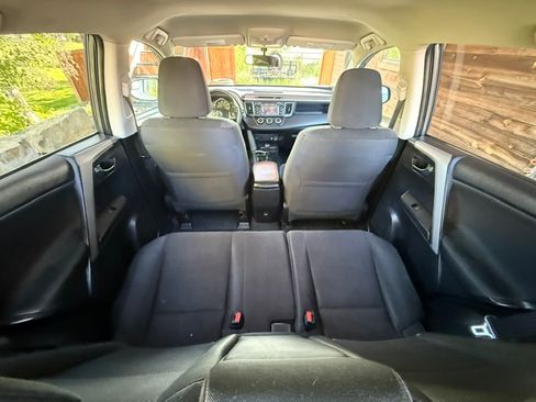 Used 2016 Toyota RAV4 AWD LE image 19