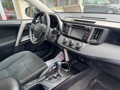 Used 2018 Toyota RAV4 AWD LE image 14