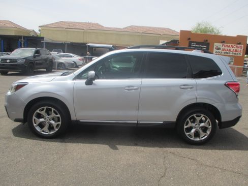 Used 2017 Subaru Forester 2.5i Touring AWD/4WD image 2