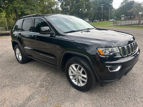 Used 2018 Jeep Grand Cherokee 2WD Laredo image 4