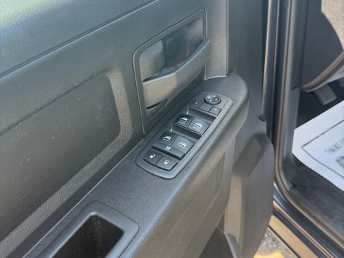 Used 2019 RAM 1500 2WD Crew Cab Classic Tradesman image 7