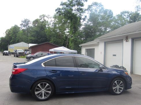Used 2017 Subaru Legacy 3.6R Limited AWD/4WD image 6