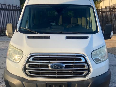 Used 2015 Ford Transit 150 XLT image 3