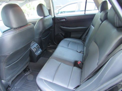 Used 2018 Subaru Outback 2.5i Limited AWD/4WD image 14