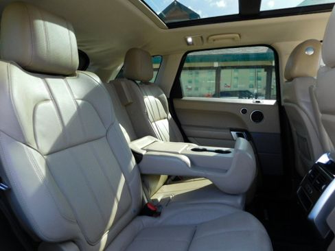 Used 2016 Land Rover Range Rover Sport HSE image 29