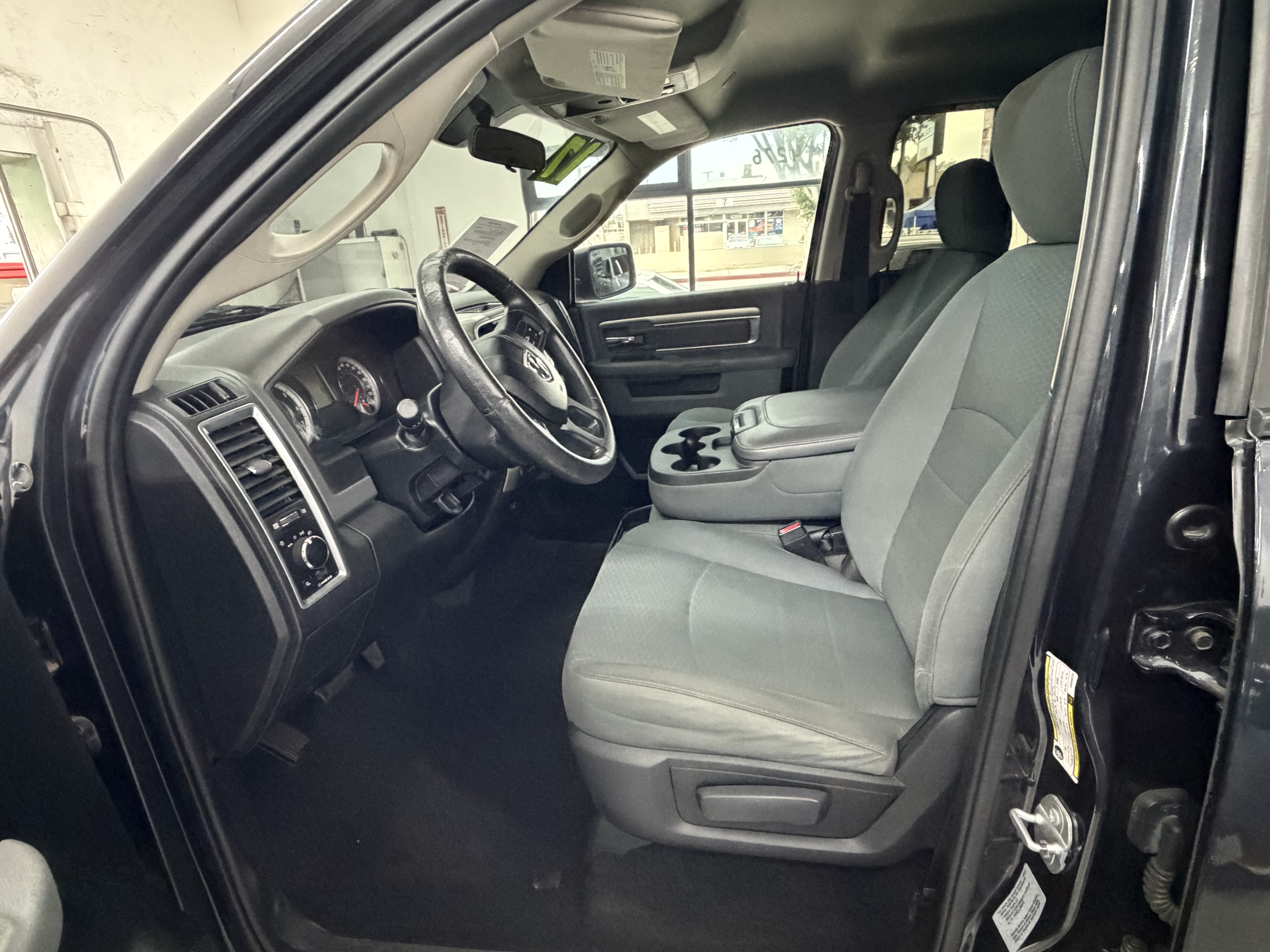 Used 2017 RAM 2500 4x4 Crew Cab SLT image 8