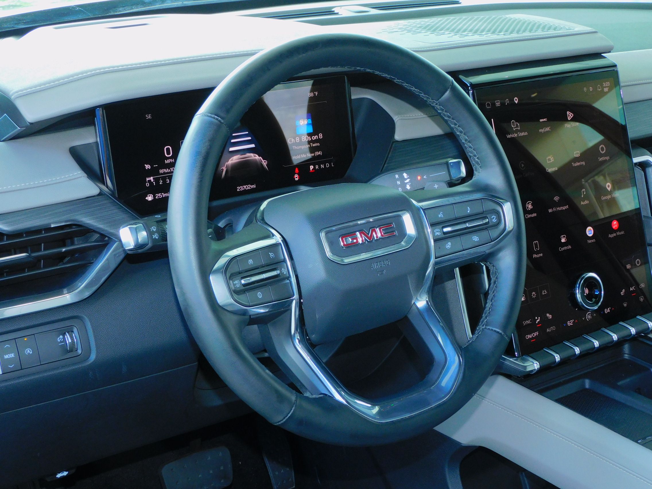 Used 2026 GMC Acadia FWD Elevation image 16