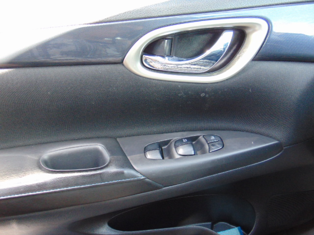 Used 2019 Nissan Sentra SR FWD image 13