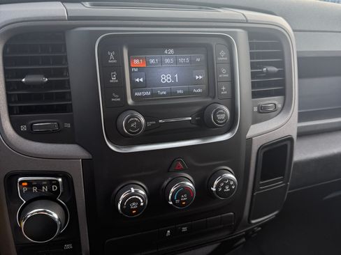 Used 2019 RAM 1500 4x4 Crew Cab Classic Tradesman image 12