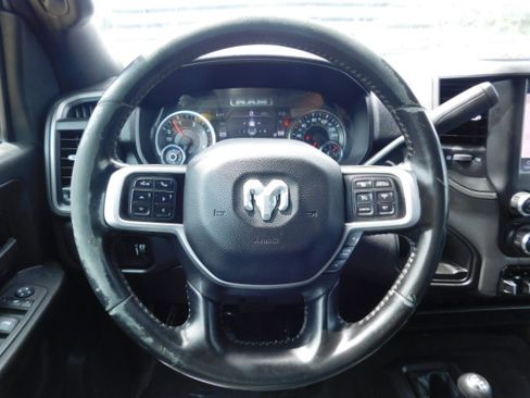 Used 2022 RAM 3500 4x4 Crew Cab Tradesman DRW image 11