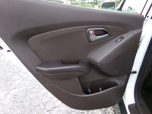 Used 2015 Hyundai Tucson SE image 15